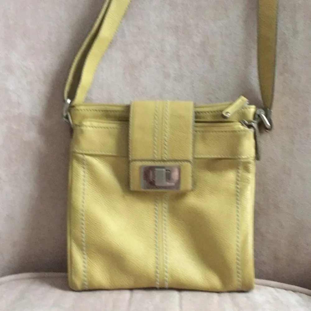 TIGNANELLO Yellow Pebble Leather Crossbody